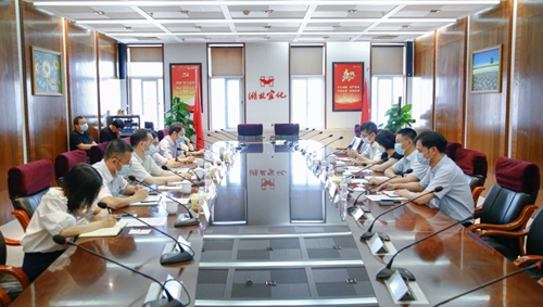 中國信保湖北分公司黨委書記、總經(jīng)理劉正茂一行到訪宜化集團(tuán)