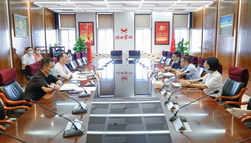 宜昌市總工會(huì)黨組書記、常務(wù)副主席皮祖武一行到宜化集團(tuán)調(diào)研